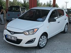 HYUNDAİ İ20 2014 JUM0 HATASIZ DEGİSENSİZ 3 0ARCA BOYA 128.000 KM