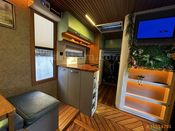 GERÇEK ŞÖMİNELİ BALKONLU 2025 ÖZEL YAPIMI LÜKS KARAVAN