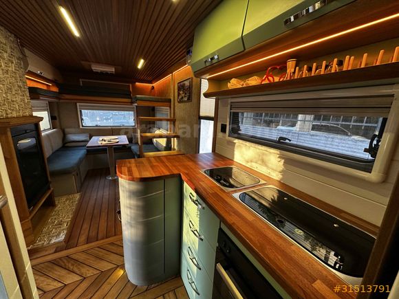 GERÇEK ŞÖMİNELİ BALKONLU 2025 ÖZEL YAPIMI LÜKS KARAVAN