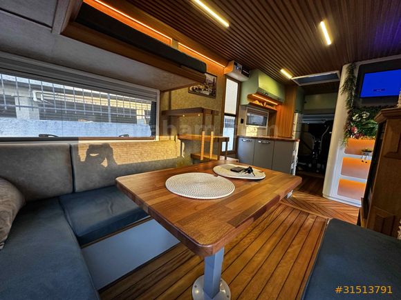 GERÇEK ŞÖMİNELİ BALKONLU 2025 ÖZEL YAPIMI LÜKS KARAVAN