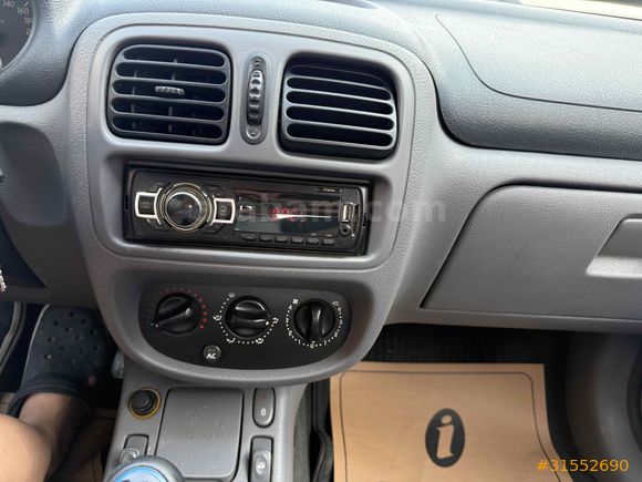 1.4 RNA LPG'Lİ 2001 MODEL CLİO SYMBOL 255.000 KM DE  