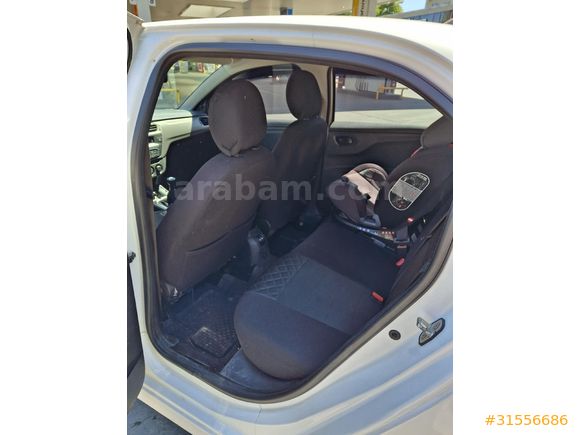 TEMİZ BAKIMLI AİLE ARACI