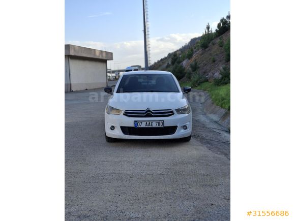 TEMİZ BAKIMLI AİLE ARACI