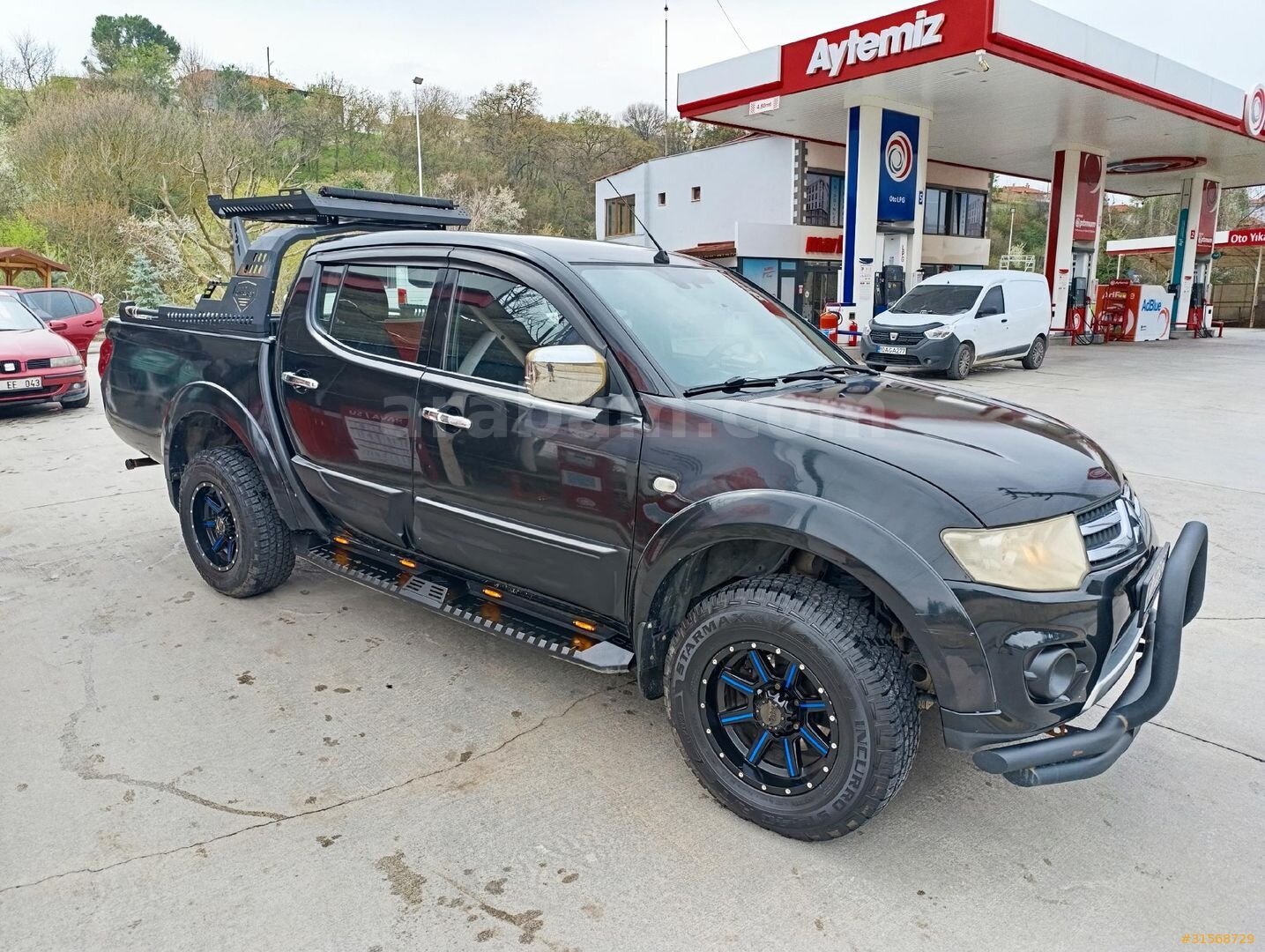 Sahibinden düşük km Mitsubishi L 200 otomatik 4x2 Invite 2014 Model 2