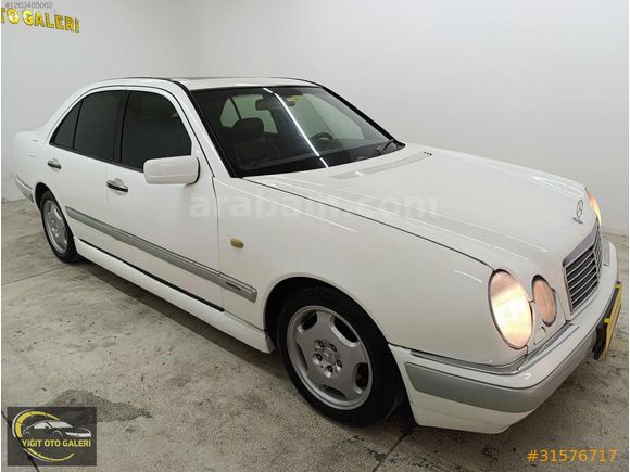 W210 E200 E2 PAKET SANRUFLU DERİ KOLTUK OTOMATİK VİTES BAKIMLI
