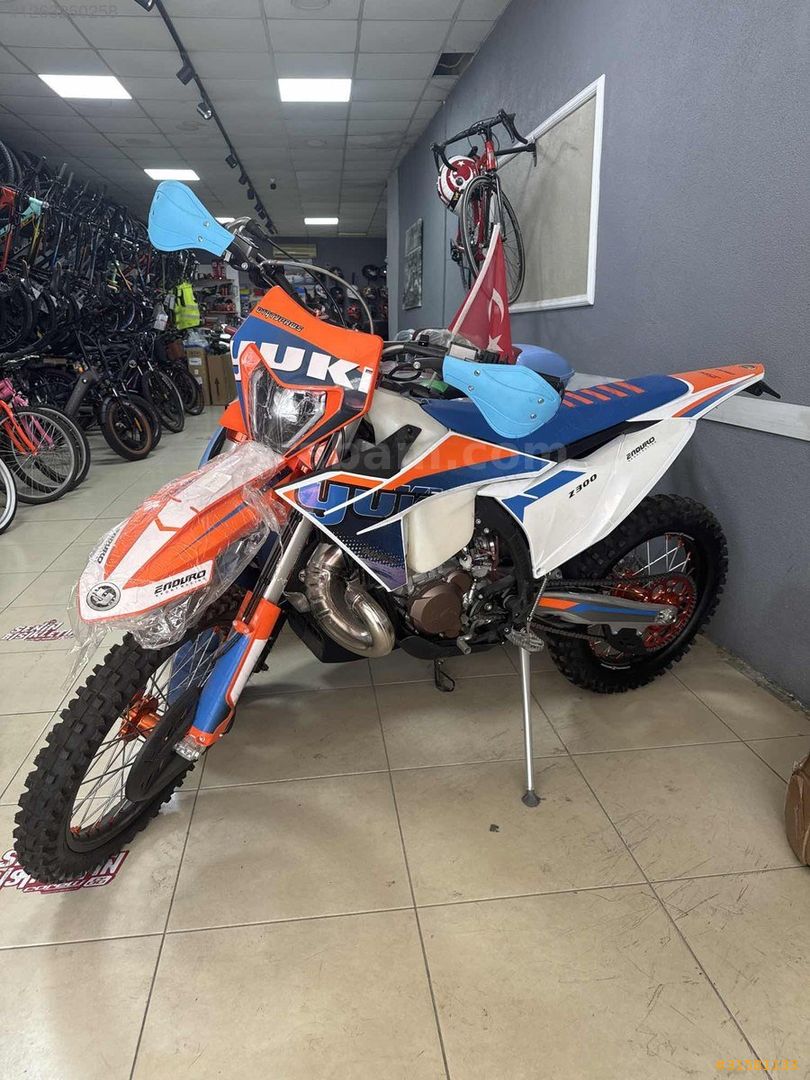 Galeriden Yuki Dirty Paws Z300 2025 Model Bursa 0 km Turuncu