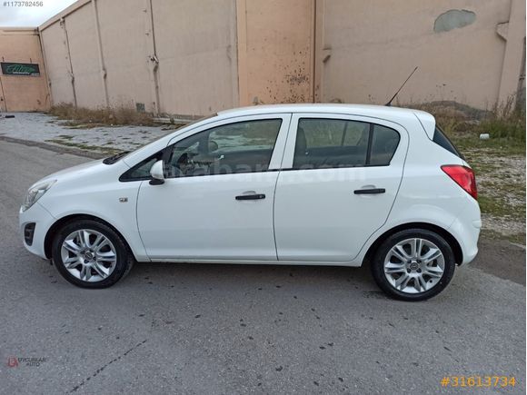 ORİJİNAL TR DE SAYILI SERVİS BAKIMLI OPEL CORSA AİLE ARACI