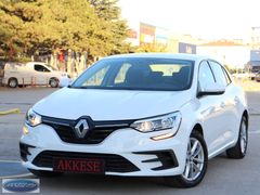 2022 MEGANE 1.3 TCE 140BG OTOMATİK TESLA EKRAN ÇELİK JANT