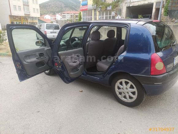 Renault Clio 1.6 RXT 2000 Model