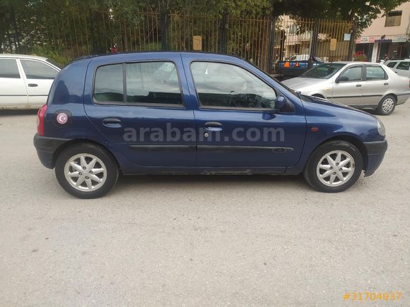 Renault Clio 1.6 RXT 2000 Model