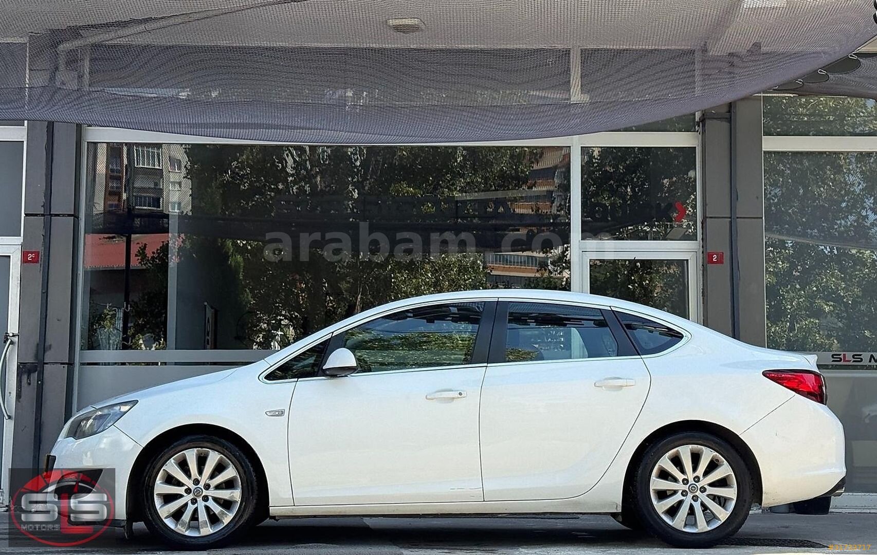 Galeriden Opel Astra 1.4 T Sport 2015 Model İstanbul 121.000 km Beyaz 2