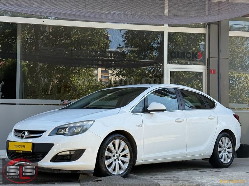 Galeriden Opel Astra 1.4 T Sport 2015 Model İstanbul 121.000 km Beyaz