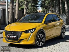 Meva Otomotiv'den 2021 Peugeot 208 GT + 15bin KM + CamTavan