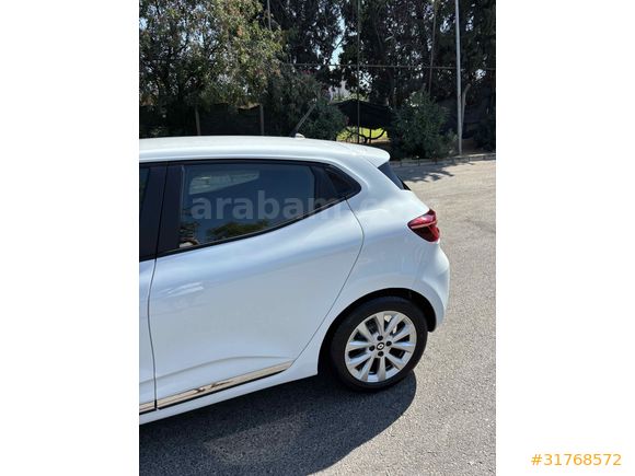 Sahibinden Renault Clio 1.0 TCe Touch 2023 Model 