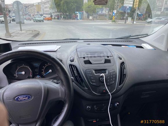 Sahibinden Ford Tourneo Courier 1.5 TDCi Journey Trend 2019 Model 