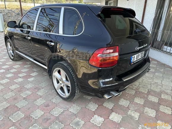 Güç Sevenlere Porsche Cayenne 4.8 Turbo