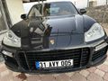 Güç Sevenlere Porsche Cayenne 4.8 Turbo
