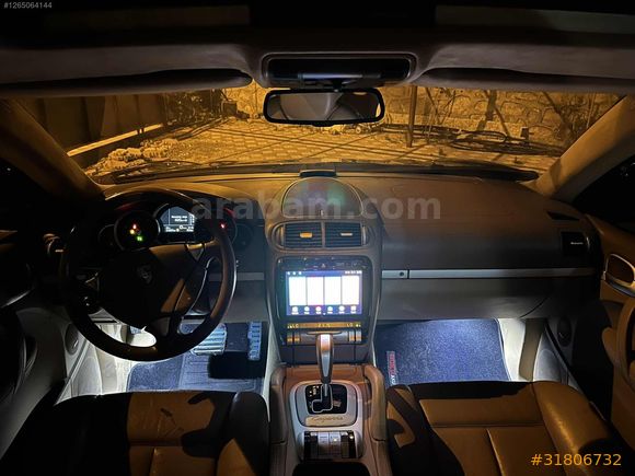 Güç Sevenlere Porsche Cayenne 4.8 Turbo
