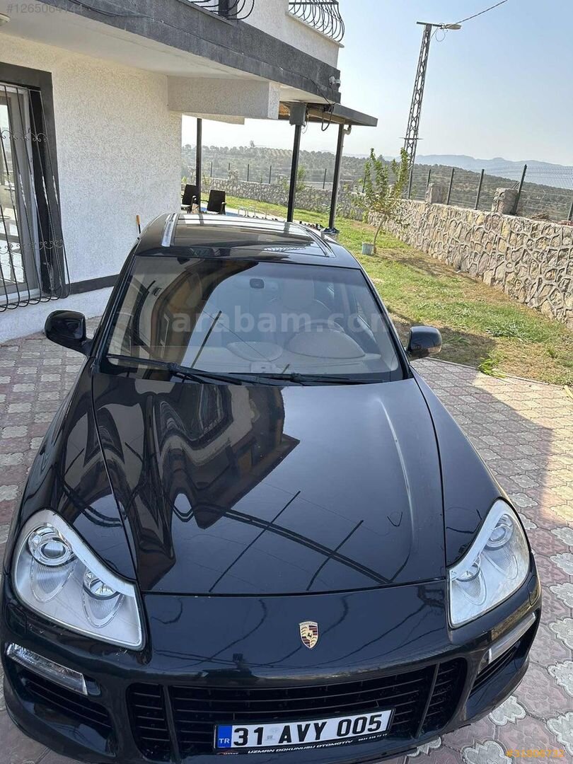 Güç Sevenlere Porsche Cayenne 4.8 Turbo 2