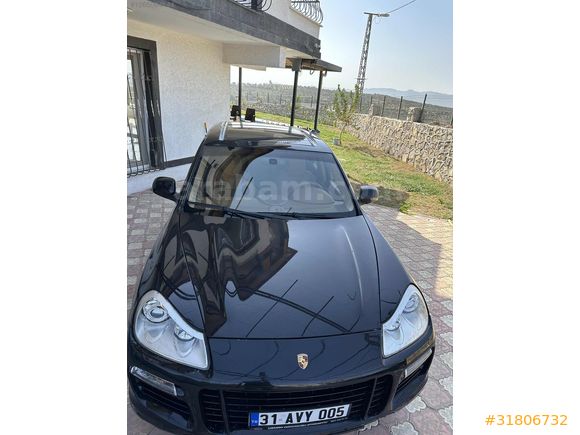 Güç Sevenlere Porsche Cayenne 4.8 Turbo