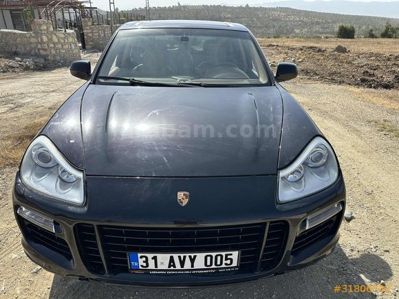 Güç Sevenlere Porsche Cayenne 4.8 Turbo