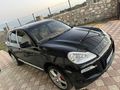 Güç Sevenlere Porsche Cayenne 4.8 Turbo