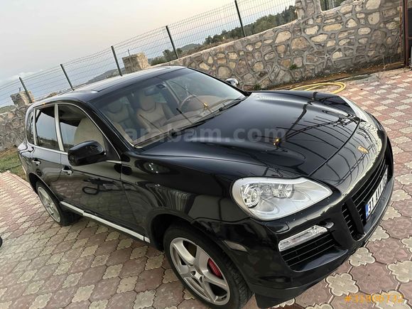 Güç Sevenlere Porsche Cayenne 4.8 Turbo
