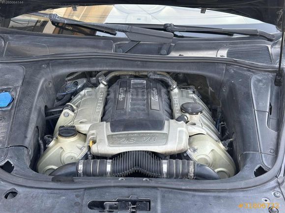 Güç Sevenlere Porsche Cayenne 4.8 Turbo