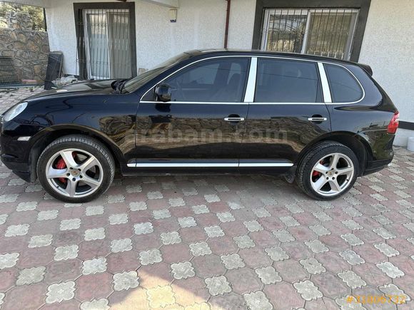 Güç Sevenlere Porsche Cayenne 4.8 Turbo