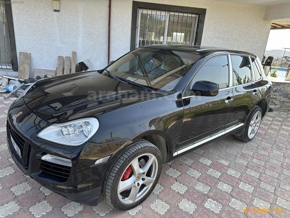Güç Sevenlere Porsche Cayenne 4.8 Turbo