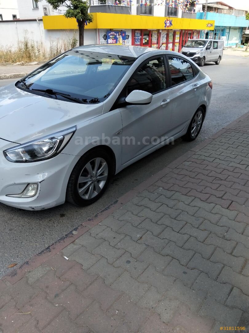 Galeriden Hyundai Accent Blue 1.6 CRDI Mode Plus 2018 Model İstanbul 194.000 km Beyaz 2
