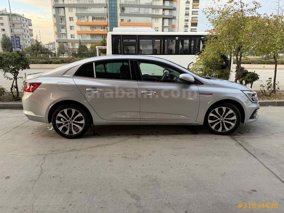 Sahibinden Renault Megane 1.3 TCe Icon 2023 Model 