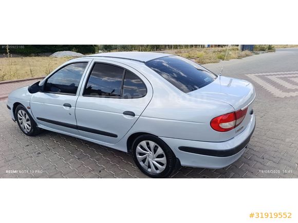 2000 MODEL KLİMALI KUSURSUZ 1.6RTE 16V MEGAN FULL BAKİM TKS OLUR