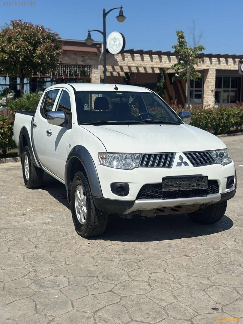 REVOMAX MOTORS -291.000TL PEŞİNATLA -36AY VADE -2013 MİTSUBİSHİ 3
