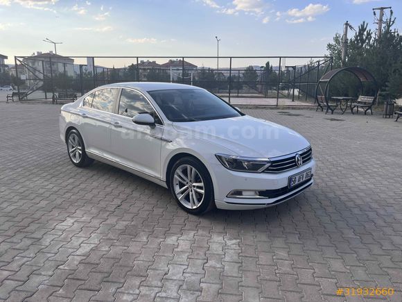 Sahibinden Hatasız Boyasız Değişensiz Tramersiz Volkswagen Passat 1.6 TDi BlueMotion Highline Donanım 2015 Model 