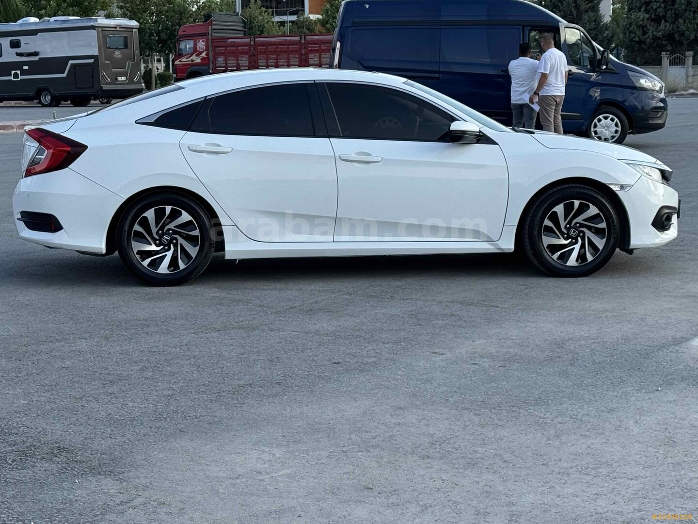 Galeriden Honda Civic 1.6i VTEC Eco Elegance 2017 Model Konya 181.000 km Beyaz 3