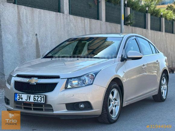 İLK SAHİBİNDEN SADECE 90.000 KM DE SERVİS BAKIMLI