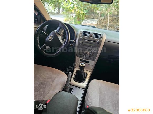 Toyota Corolla 1.6 Elegant 2011 model
