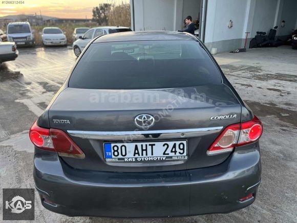 Toyota Corolla 1.6 Elegant 2011 model