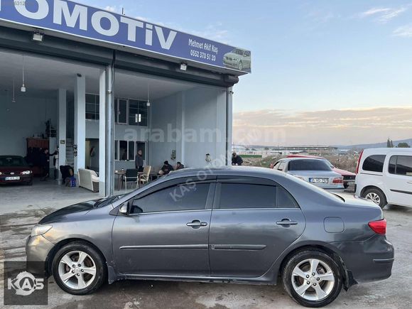 Toyota Corolla 1.6 Elegant 2011 model