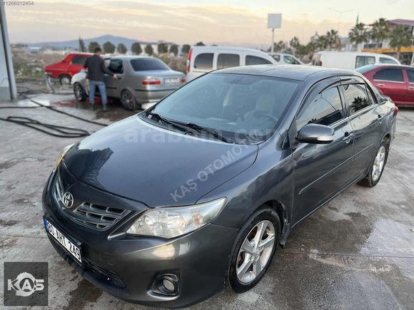 Toyota Corolla 1.6 Elegant 2011 model
