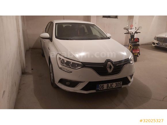 Düşük km emsalsiz tam bir aile arabasi