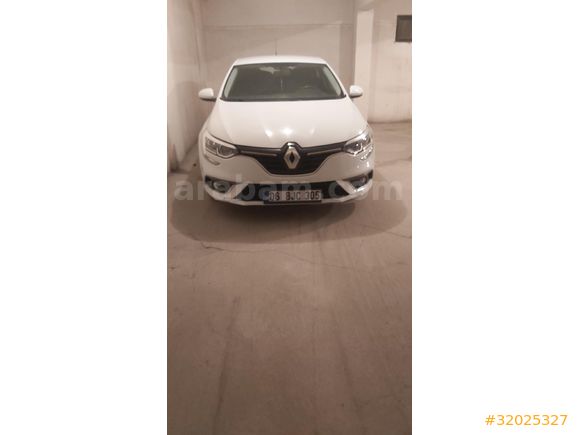 Düşük km emsalsiz tam bir aile arabasi