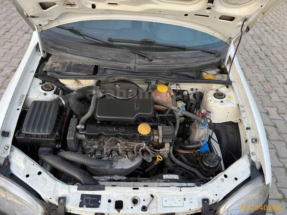 Galeriden Opel Corsa 1.4 Swing 1997 Model Afyonkarahisar