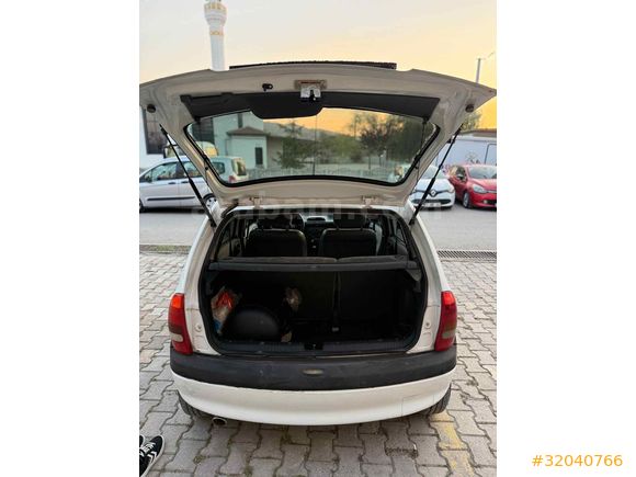 Galeriden Opel Corsa 1.4 Swing 1997 Model Afyonkarahisar
