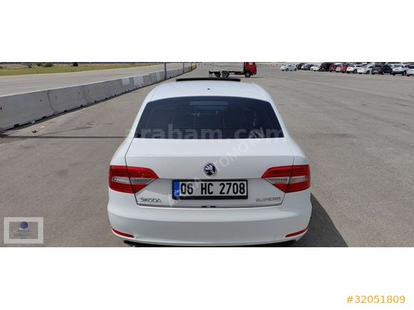 2015 MODEL SÜPERB BOYASIZ HATASIZ ORJİNAL SANRUFLU DSG DİZEL LED