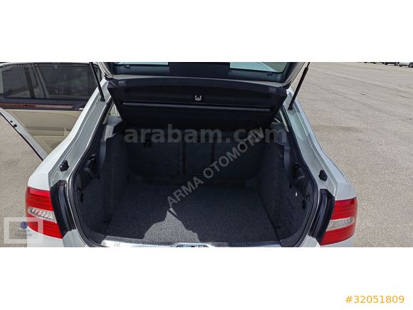 2015 MODEL SÜPERB BOYASIZ HATASIZ ORJİNAL SANRUFLU DSG DİZEL LED