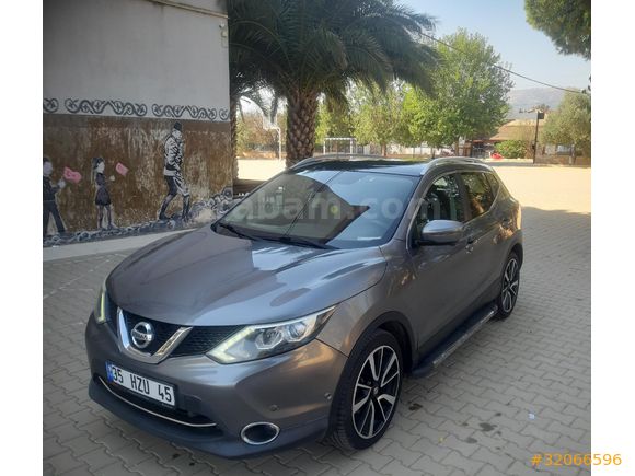 Hatasız Boyasız Sahibinden Nissan Qashqai 1.6 dCi Platinum Premium Pack 2014 Model İzmir