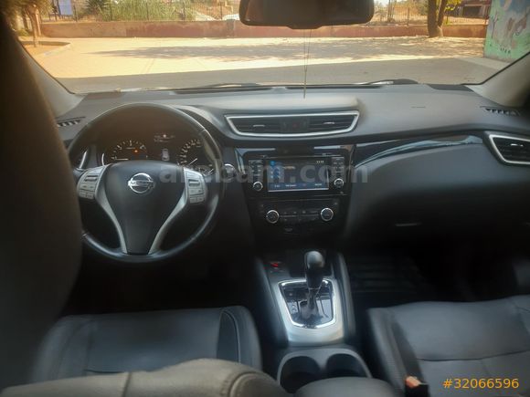 Hatasız Boyasız Sahibinden Nissan Qashqai 1.6 dCi Platinum Premium Pack 2014 Model İzmir