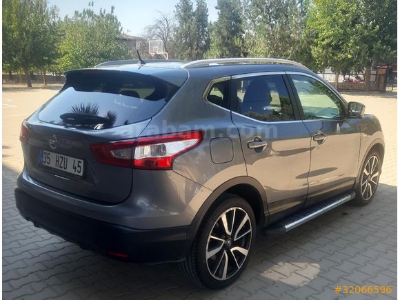 Hatasız Boyasız Sahibinden Nissan Qashqai 1.6 dCi Platinum Premium Pack 2014 Model İzmir